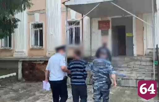 Под Саратовом пьяные приятели избили хозяина дома и изнасиловали его сожительницу