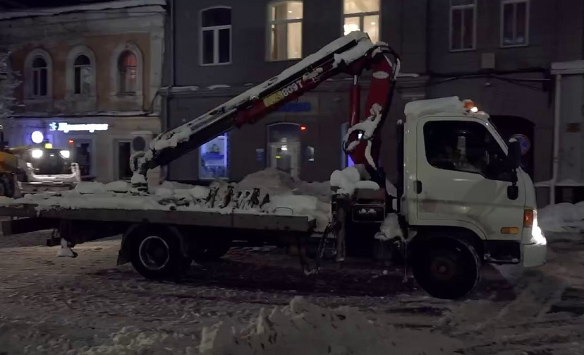В Саратове при уборке снега эвакуировали 27 автомобилей
