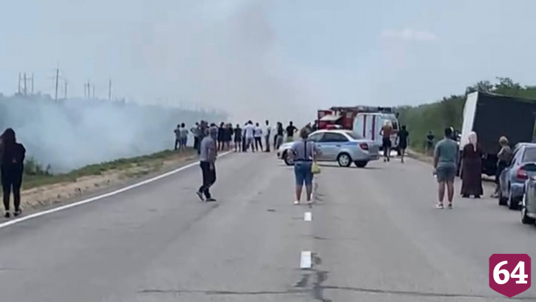 Выросло число жертв массового ДТП со сгоревшими легковушками под Саратовом