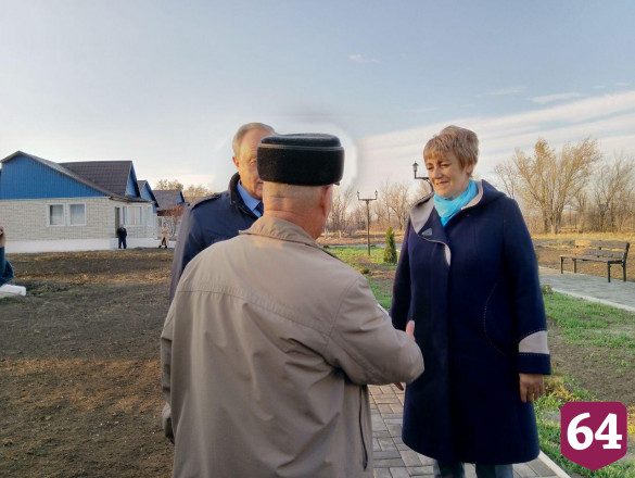 Саратовский губернатор предложил сделать в поселке «Ветеран» автоматический полив 
