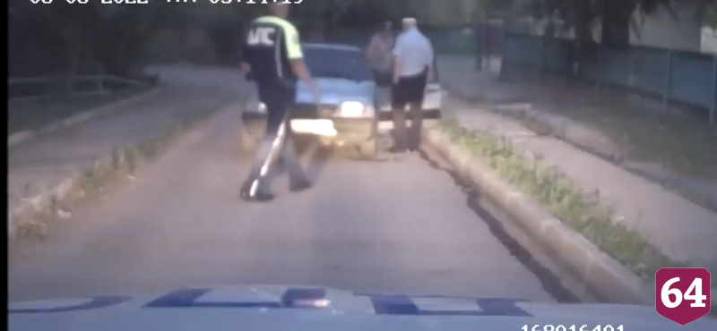 В машине саратовца нашли крупную партию синтетики