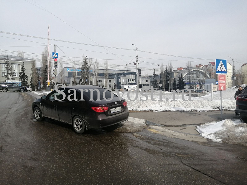 В Саратове иномарка переехала ногу девушки