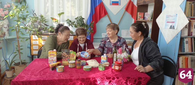 Саратовских бабушек учат находить здоровые продукты в магазине