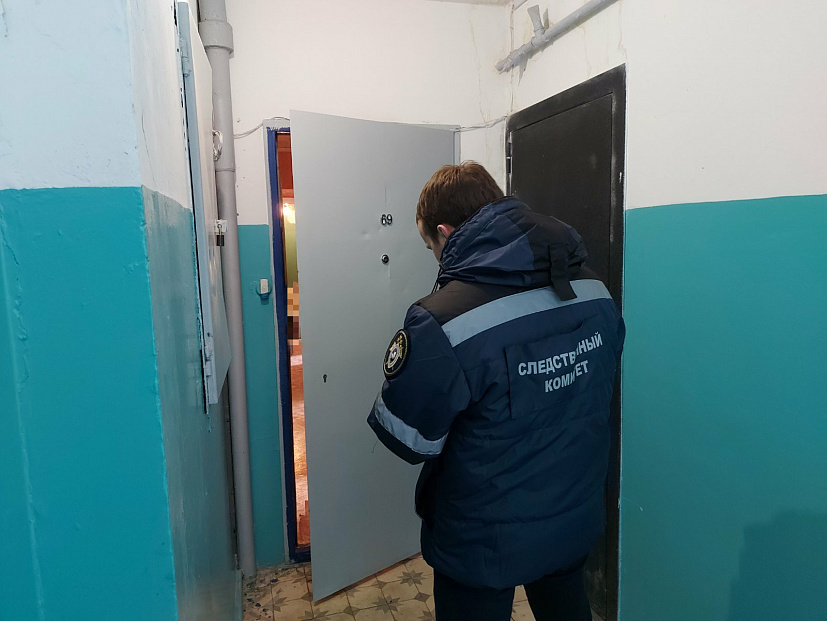 Родственники нашли в ванной труп 60-летнего мужчины
