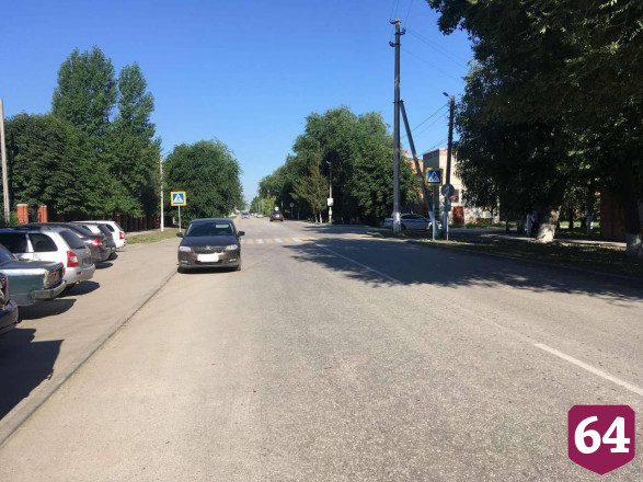 Под Саратовом «Шкода» сбила 53-летнюю женщину на переходе