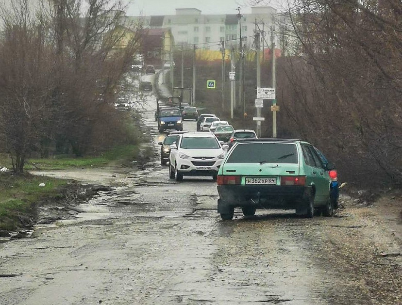 Жители Саратова пожаловались на дорогу после «апокалипсиса»