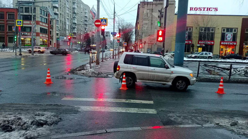 В центре Саратова сбили женщину