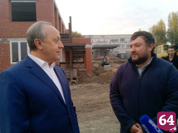Строителей детского сада в Саратове раскритиковали за пассивную работу 