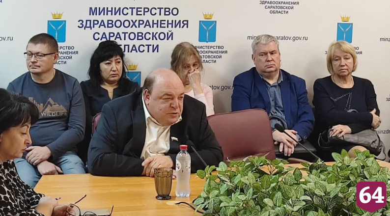 Саратовских врачей отправят в Москву учиться работе без очередей 