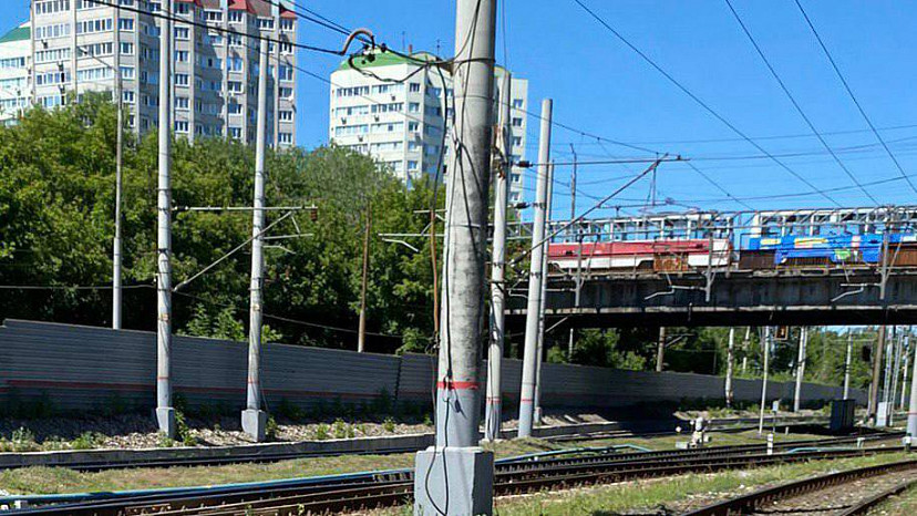 В Саратове поезд насмерть сбил женщину