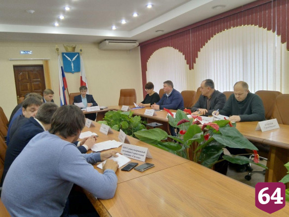 Саратовские чиновники предложили жаловаться на неаккуратных дворников  