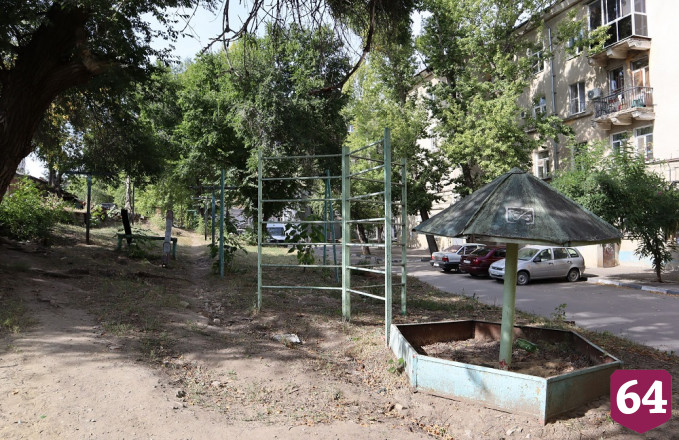 В Саратове нашли детские площадки из прошлого века 
