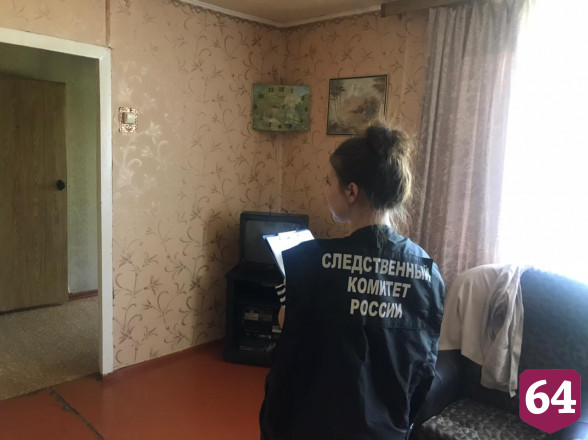Саратовец нашел пожилую супругу мертвой в кухне