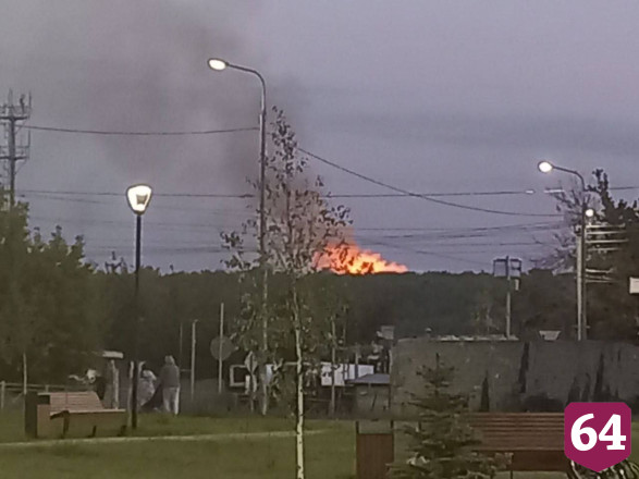 Крупный пожар в Заводском районе наблюдали с набережной Саратова