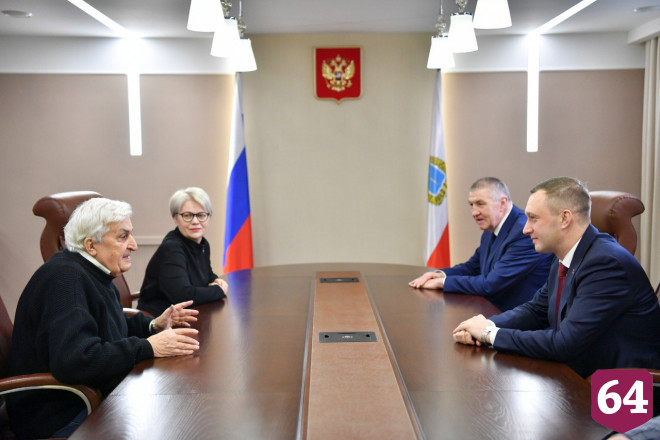Саратовский журналист получил Почетный знак от губернатора 