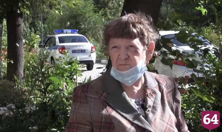 В Саратове грабитель протащил пенсионерку по асфальту ради сумки 