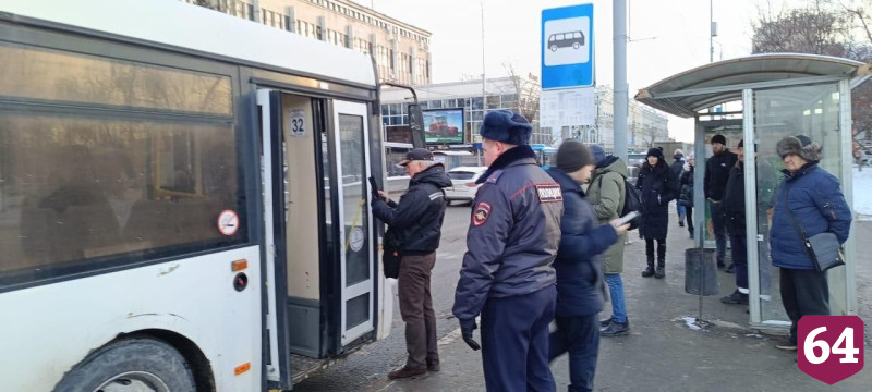 В Саратове на трех автобусных маршрутах нашли нарушения