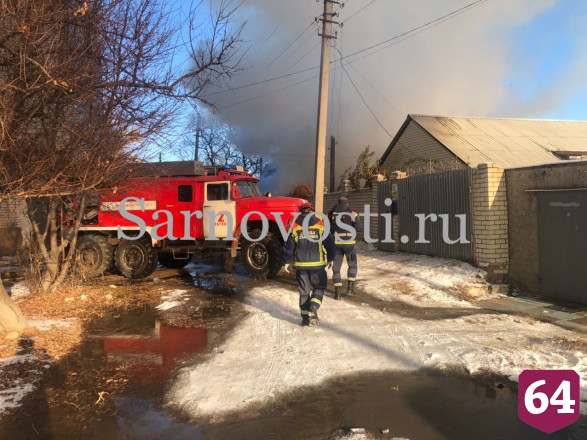 Семья из Саратова лишилась дома при пожаре и просит помощи