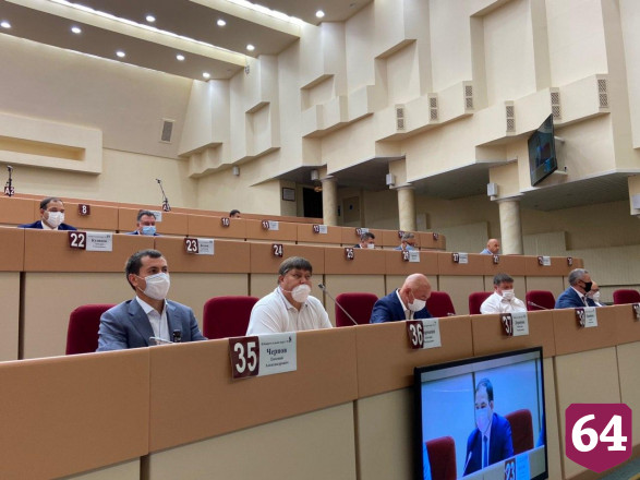 Саратов получит 700 млн рублей на ремонт дорог