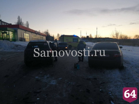 В массовой аварии под Саратовом девушка травмировала ноги