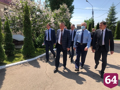 Губернатор поблагодарил коллектив Энгельсского дома-интерната за труд