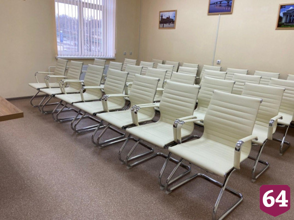Радаев высоко оценил новую поликлинику в Елшанке 