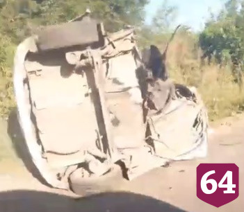 В Саратове при столкновении со столбом погиб водитель иномарки
