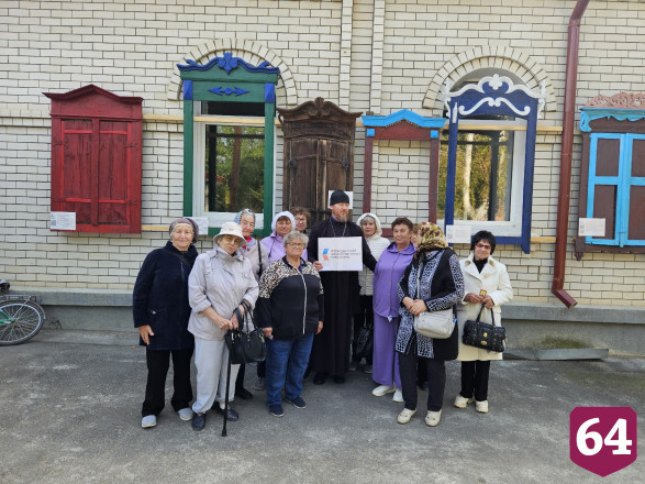 Выставка старинных наличников стала «машиной времени» для саратовских пенсионеров