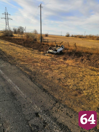 В опрокинувшихся под Саратовом «Жигулях» погиб молодой мужчина