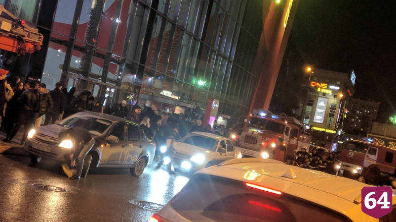 На подземной парковке «Тау Галереи» горел автомобиль