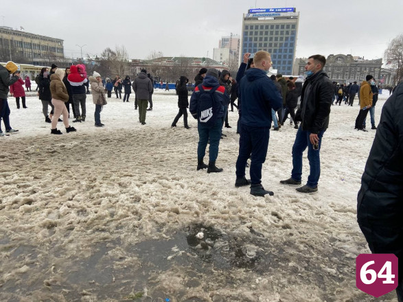 Участники митинга Навального штурмовали Саратовскую областную думу
