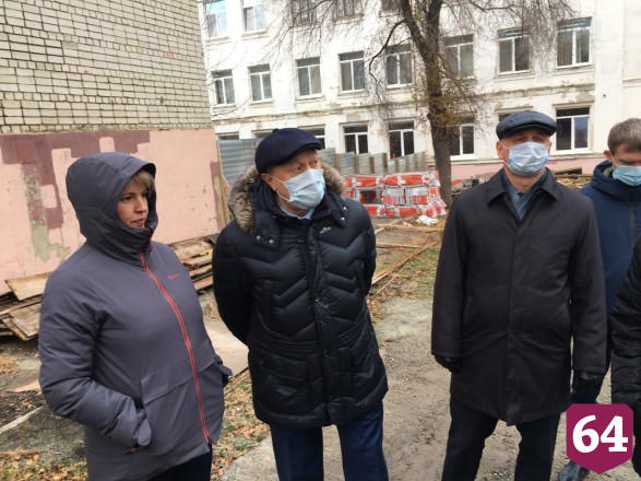 Губернатор раскритиковал строительство корпуса школы в Саратове