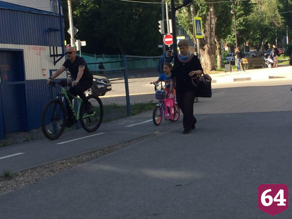 В сквер на Рахова массово выехали велосипедисты