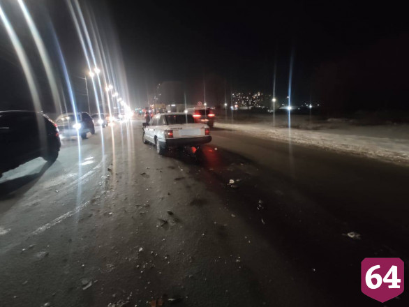 Мужчина покалечился в массовом ДТП в Саратове
