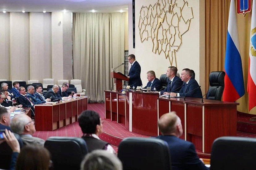 Саратовский губернатор рекомендовал чиновникам «не сидеть в кабинетах и отчеты составлять»