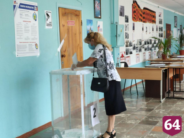 Саратовцы идут голосовать по поправкам в Конституцию для влияния на будущее страны