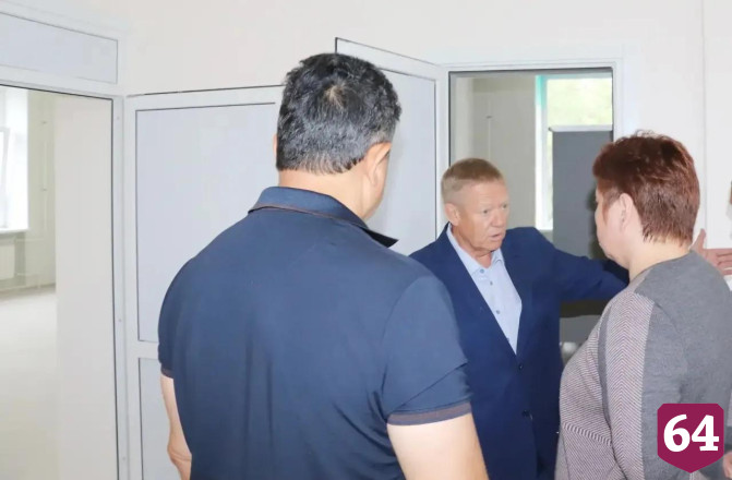 Депутат Госдумы раскритиковал подрядчика ремонта школы в Саратовской области