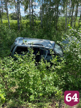 Под Саратовом в опрокинутой «Ладе» погиб мужчина