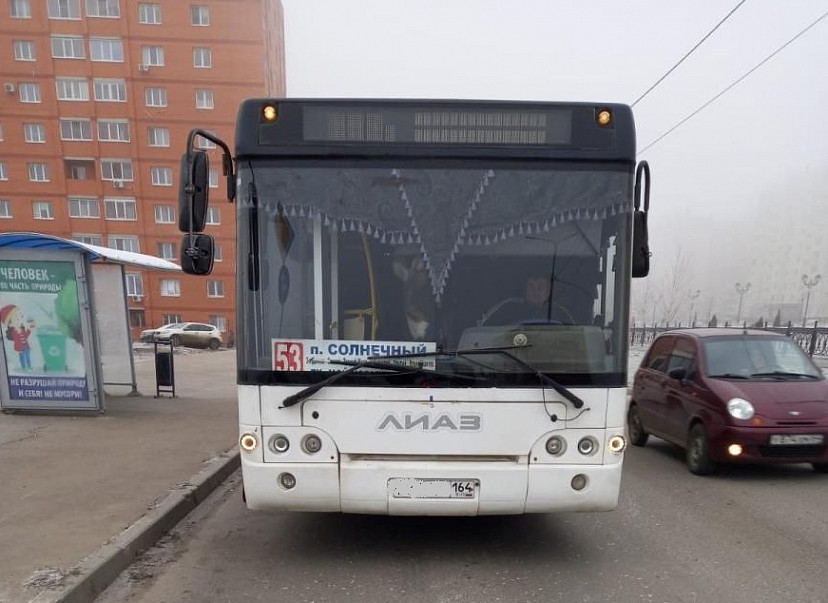 Водитель автобуса резко затормозил и травмировал пассажирку