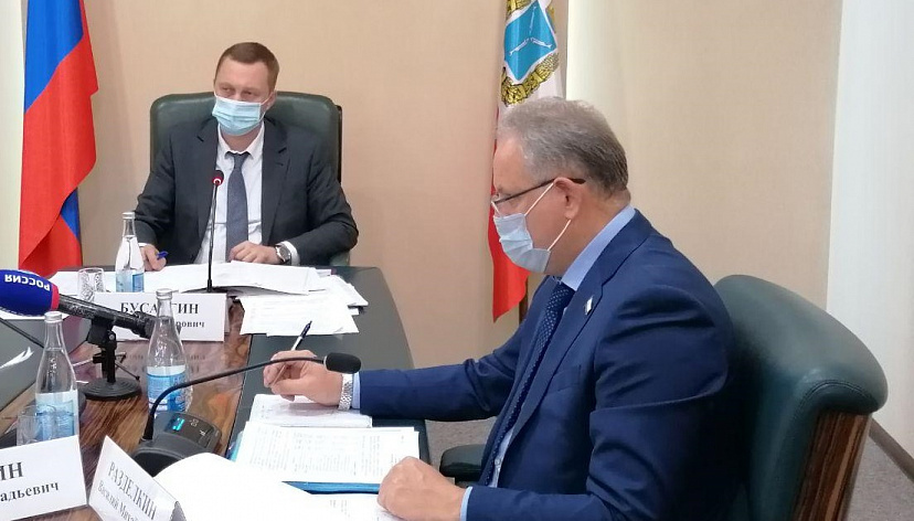 Бусаргин потребовал решить вопрос с отоплением в Саратове и Энгельсе