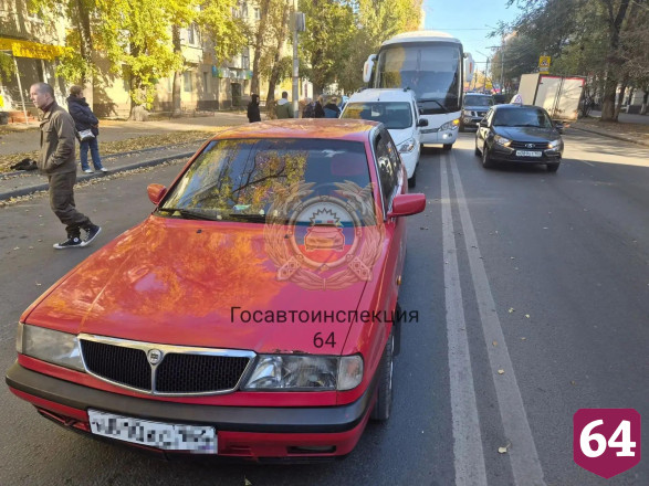 Мужчина пострадал в тройной аварии с автобусом на проспекте Энтузиастов