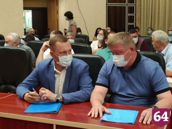 В Саратове долгострой начали подключать к воде