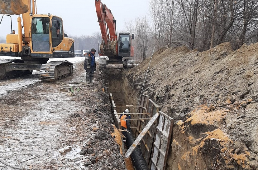 Коммунальщики провели водоснабжение в микрорайон для переселенцев