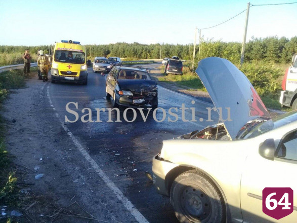 В лобовом столкновении на Кумысной поляне ранены 3 человека