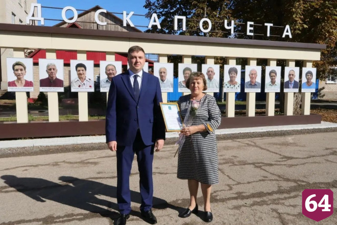 В районном центре под звуки барабанов открыли городские часы