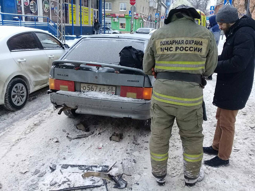 Водитель легковушки пострадал в ДТП с такси в центре Саратова