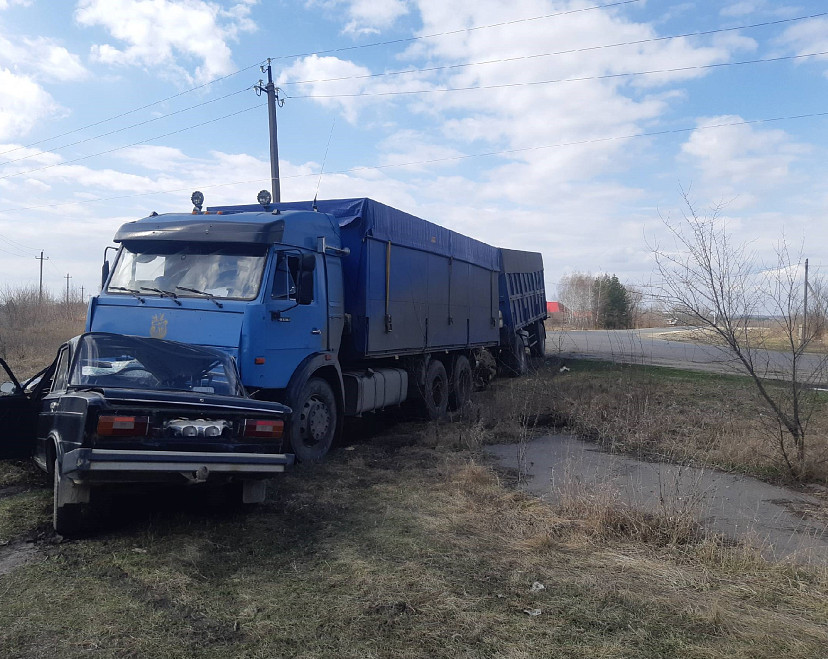 Пенсионер разбился в ДТП с грузовиком под Саратовом