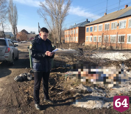 На мусорке нашли труп женщины в одеяле и простынях
