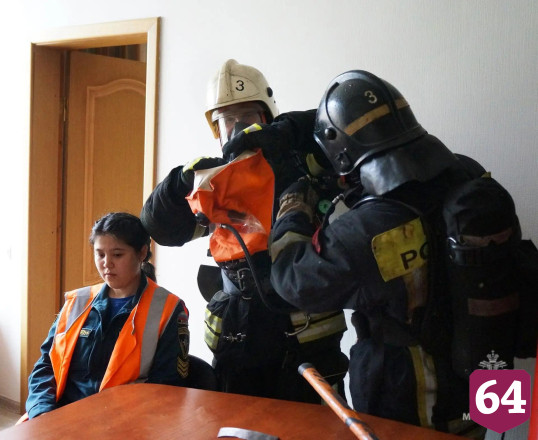 В Саратове пожарные «тушили» здание научной библиотеки