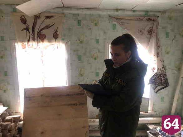 В частном доме нашли труп мужчины со ссадинами и кровоподтеками